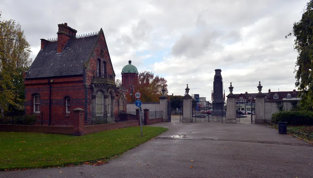 Main entrance to Albert Park, Linthorpe Road, Middlesbrough