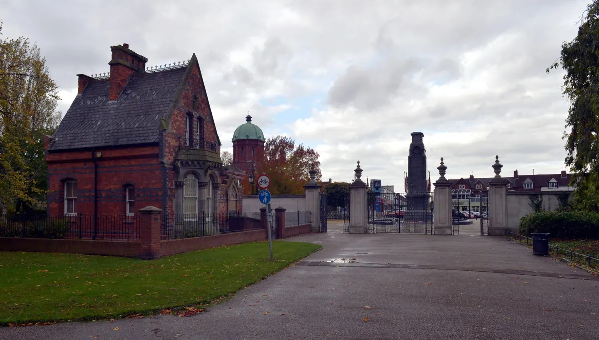 Main entrance to Albert Park, Linthorpe Road, Middlesbrough